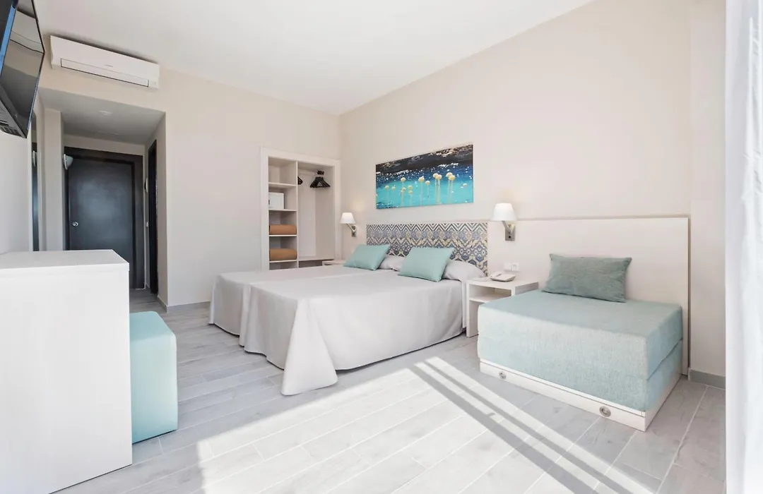 azuLine Hotel Llevant-1